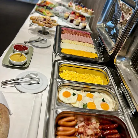 Azul & Restaurant 4* بارتيزانسكى