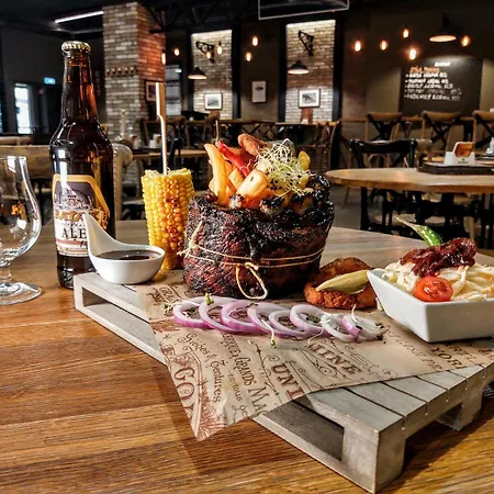 Azul & Restaurant فندق 4*