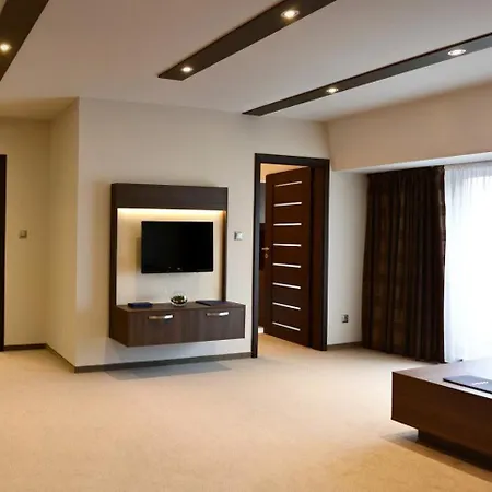 Azul & Restaurant بارتيزانسكى