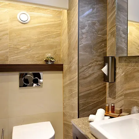 Azul & Restaurant 4* بارتيزانسكى